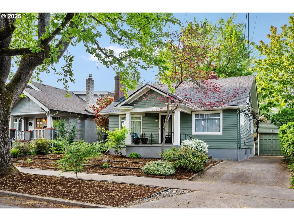 3405 NE Hancock Street Portland OR 97212