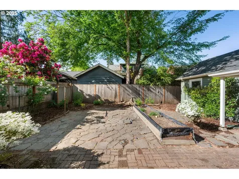 3405 NE Hancock Street Portland OR 97212