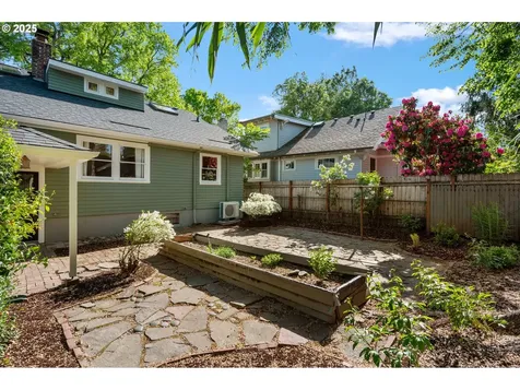 3405 NE Hancock Street Portland OR 97212