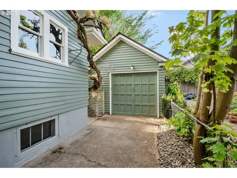 3405 NE Hancock Street Portland OR 97212