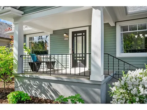 3405 NE Hancock Street Portland OR 97212