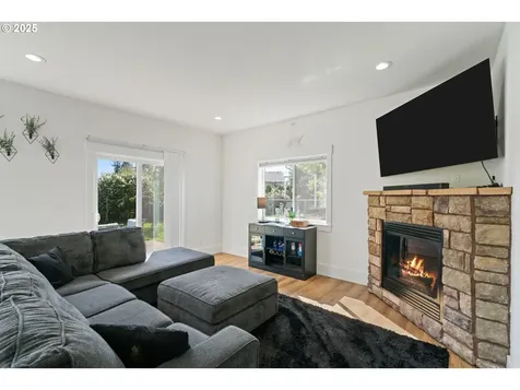 11122 SE Melania Court Portland OR 97266