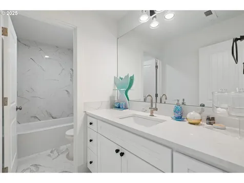 11122 SE Melania Court Portland OR 97266