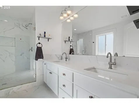 11122 SE Melania Court Portland OR 97266