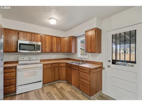 3938 SE 130th Avenue Portland OR 97236
