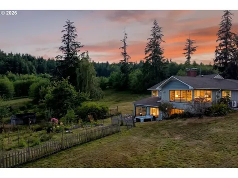 37758 Harrison Lane Astoria OR 97103