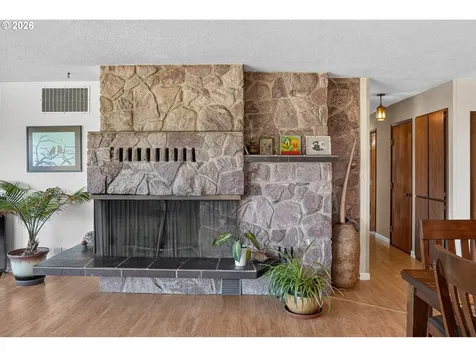 37758 Harrison Lane Astoria OR 97103