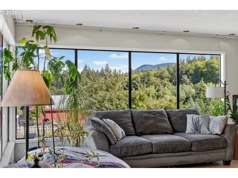 37758 Harrison Lane Astoria OR 97103