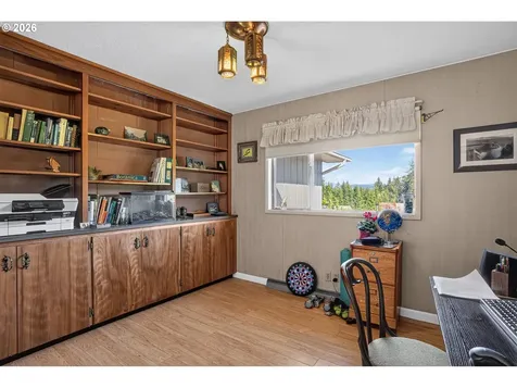37758 Harrison Lane Astoria OR 97103
