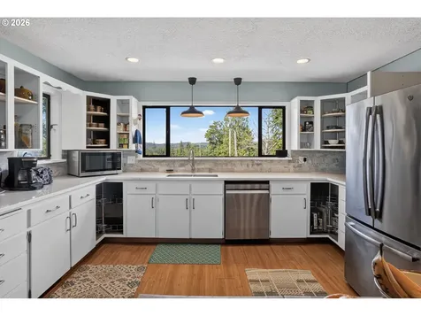 37758 Harrison Lane Astoria OR 97103