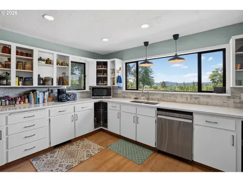37758 Harrison Lane Astoria OR 97103