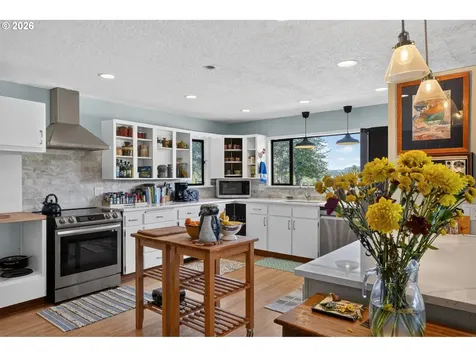37758 Harrison Lane Astoria OR 97103