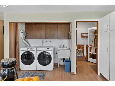 37758 Harrison Lane Astoria OR 97103