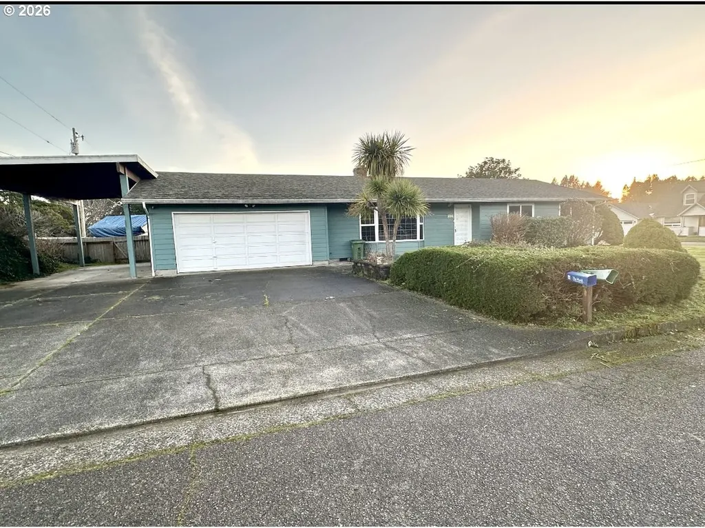 2691 14th Street North Bend OR 97459