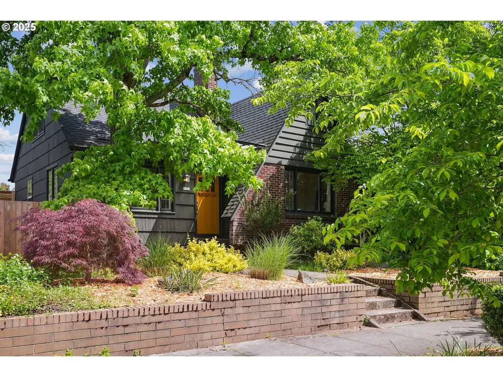 6364 NE Cleveland Avenue Portland OR 97211