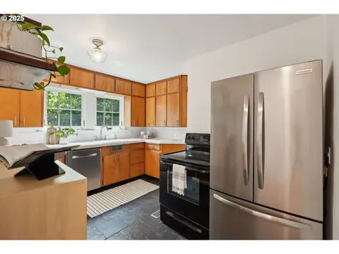 6364 NE Cleveland Avenue Portland OR 97211