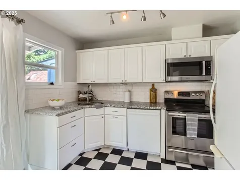 4333 NE 54th Avenue Portland OR 97218