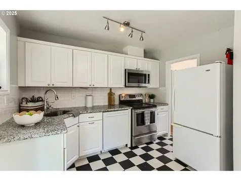 4333 NE 54th Avenue Portland OR 97218