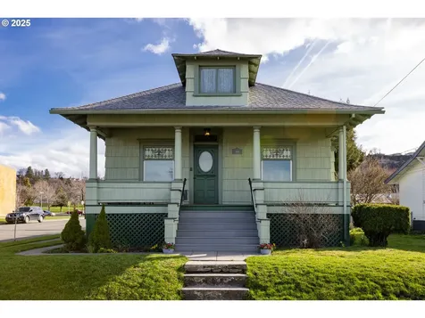 1022 E 12th Street The Dalles OR 97058