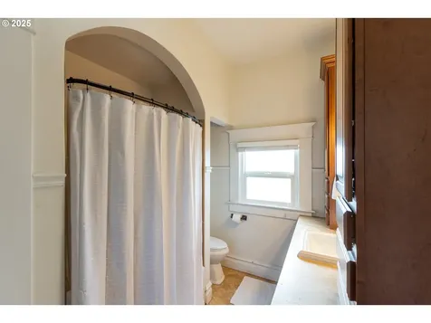 1022 E 12th Street The Dalles OR 97058