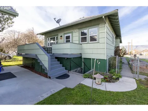 1022 E 12th Street The Dalles OR 97058