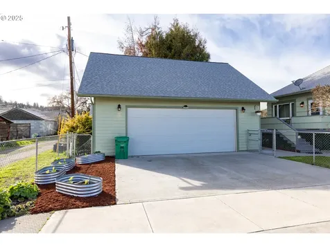 1022 E 12th Street The Dalles OR 97058