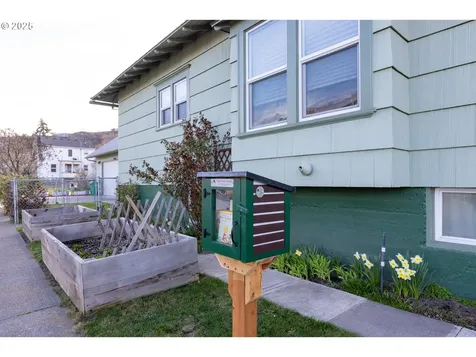 1022 E 12th Street The Dalles OR 97058