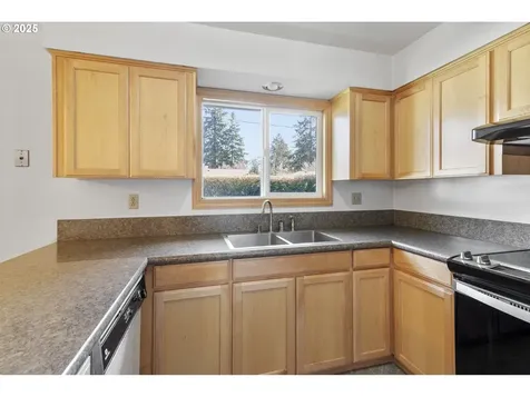 817 SE 100th Avenue Vancouver WA 98664