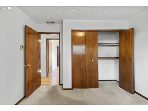 817 SE 100th Avenue Vancouver WA 98664