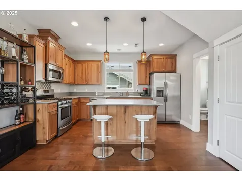 10256 SE Knight Street Portland OR 97266