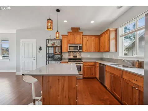 10256 SE Knight Street Portland OR 97266