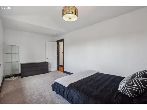 10256 SE Knight Street Portland OR 97266
