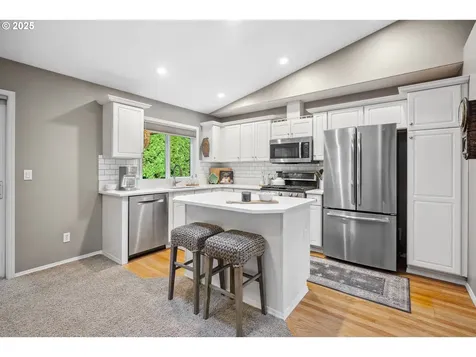 16977 NW Oakridge Drive Portland OR 97229