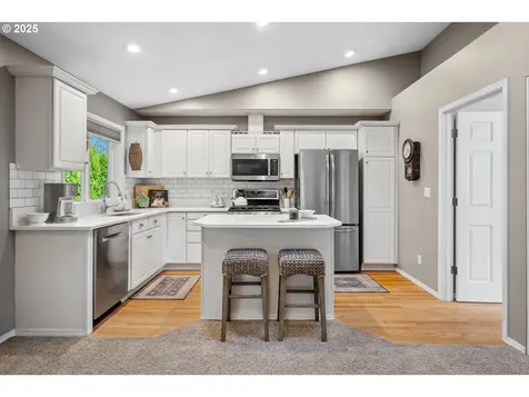 16977 NW Oakridge Drive Portland OR 97229