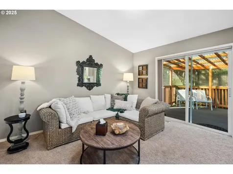 16977 NW Oakridge Drive Portland OR 97229