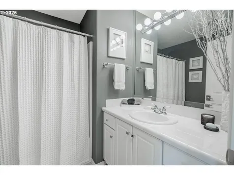 16977 NW Oakridge Drive Portland OR 97229