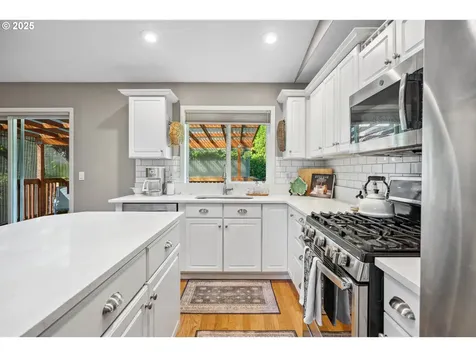 16977 NW Oakridge Drive Portland OR 97229