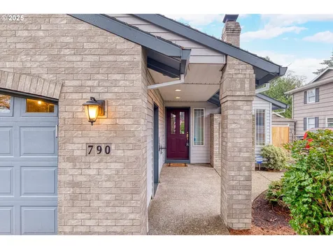 790 NE 3rd Avenue Hillsboro OR 97124
