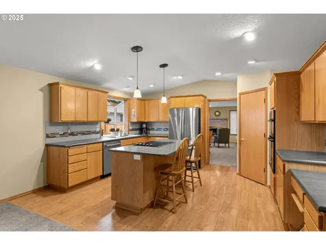 790 NE 3rd Avenue Hillsboro OR 97124