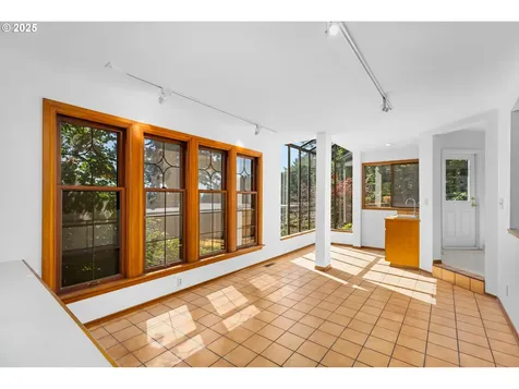 2952 NW Verde Vista Terrace Portland OR 97210