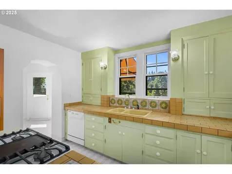 2952 NW Verde Vista Terrace Portland OR 97210