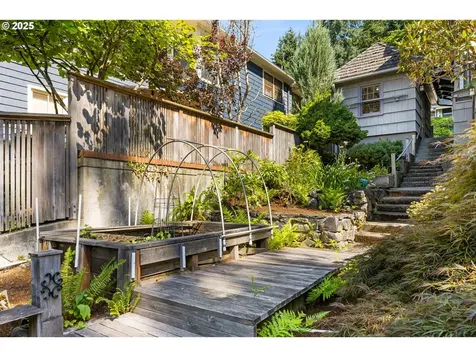 2952 NW Verde Vista Terrace Portland OR 97210