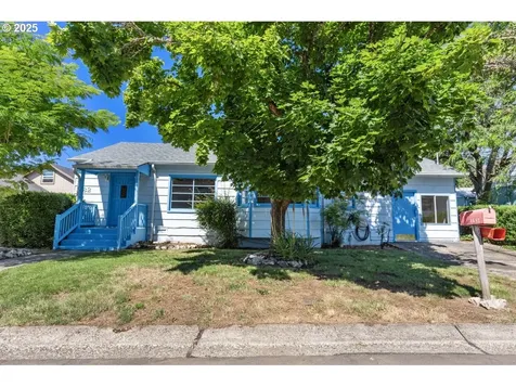1482 NW Fairmount Street Roseburg OR 97470