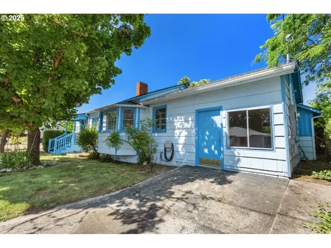 1482 NW Fairmount Street Roseburg OR 97470