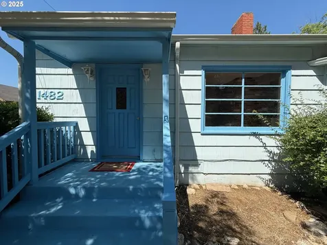 1482 NW Fairmount Street Roseburg OR 97470