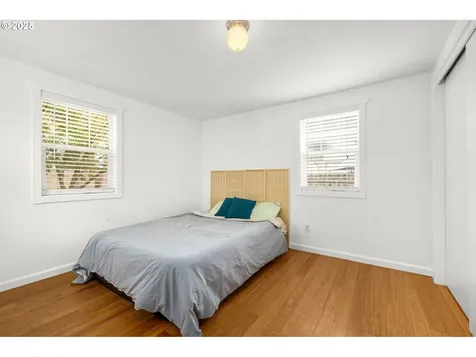 240 W Clarendon Street Gladstone OR 97027