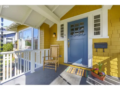 5034 NE Cleveland Avenue Portland OR 97211