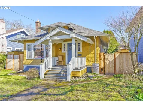 5034 NE Cleveland Avenue Portland OR 97211