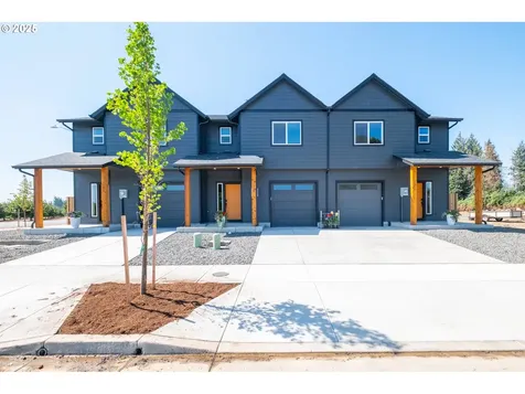 1554 1588 Barn Street Woodburn OR 97071
