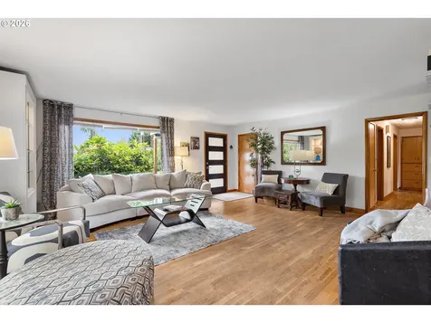 1996 Roberta Avenue S Salem OR 97302